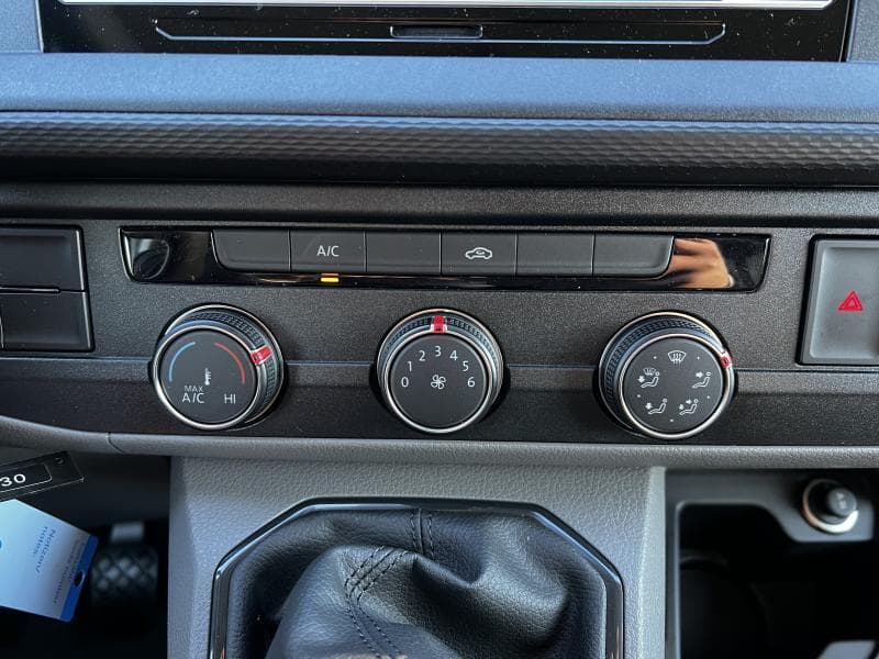 Volkswagen T6.1 Transporter AppConnect-PharesAuto-CruiseControl-+++ - 32