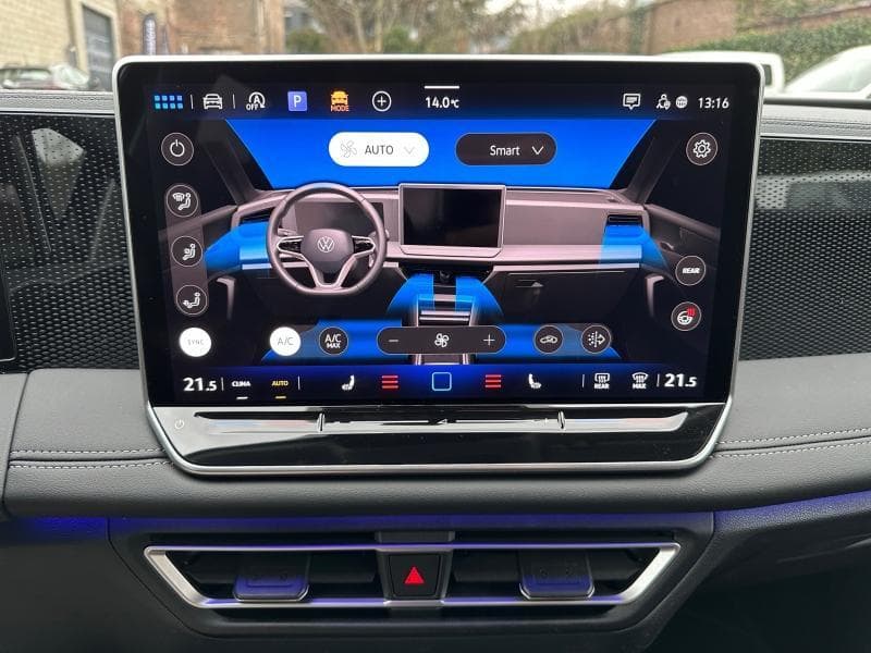 Volkswagen Tiguan NEW MODEL*CAMERA*NAVIGATION*SIEGES CHAUFFANTS+++ - 17