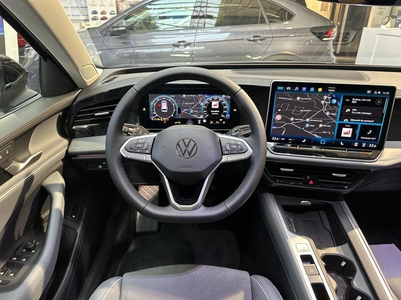 Volkswagen Passat Variant NAVI*APP CONNECT*SIEGES CHAUFF+++ - 10