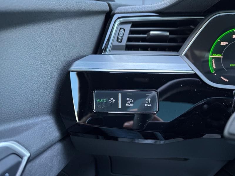 Audi Q8 e-tron S-line - 36