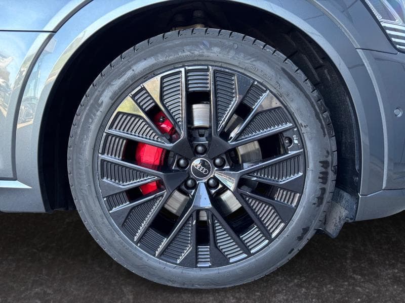 Audi Q8 e-tron S-line - 9