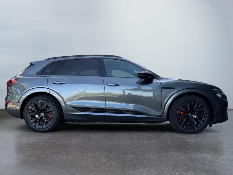 Audi Q8 e-tron S-line - 4