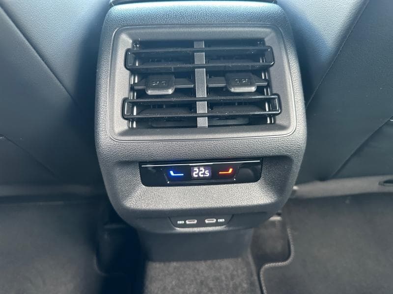 Volkswagen Tiguan R-LINE*BOITE AUTO*CAMERA 360*ATTACHE REMORQUE+++ - 26