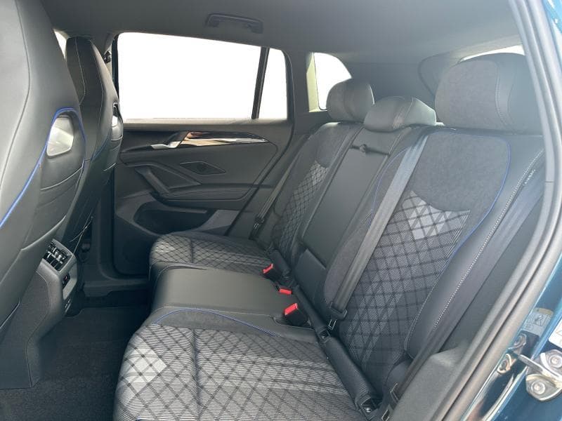 Volkswagen Tiguan R-LINE*BOITE AUTO*CAMERA 360*ATTACHE REMORQUE+++ - 25