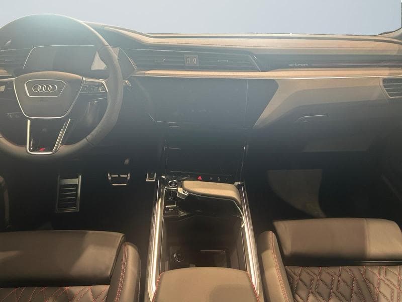 Audi Q8 e-tron 55 E-tron - 3
