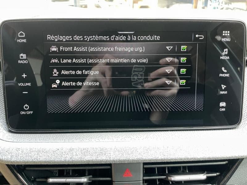 Skoda Kamiq Corporate | 1.0TSi 115cv DSG | GPS | Camera | Cruise - 23