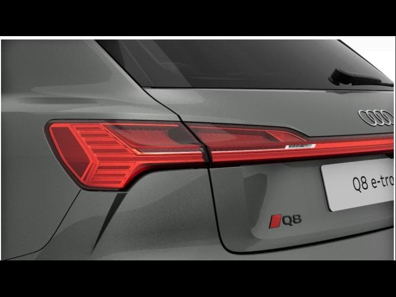 Audi Q8 e-tron S-Line 55 Quattro - 9