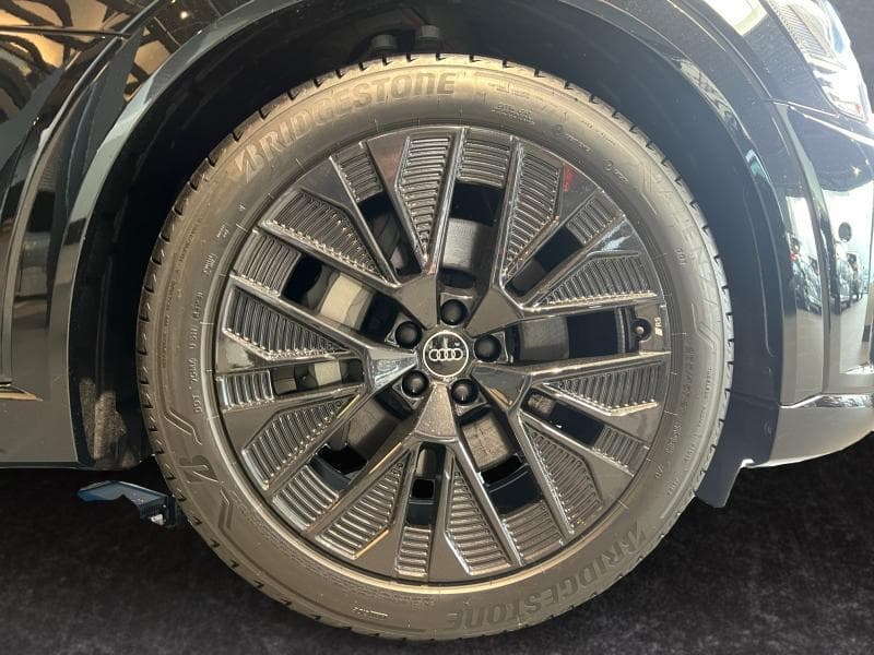 Audi Q8 e-tron *55*Sline*Matrix*Pano*21\'\\\'*B&O*114 kw*Shadow* - 7