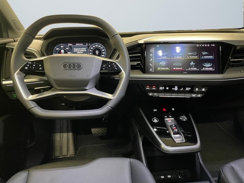 Audi Q4 e-tron 45 Attraction *Cuir, Carplay, Caméra - 13