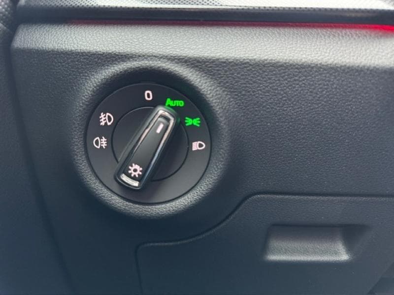 Skoda Scala Clever +, Toit pano, Caméra de recul - 26