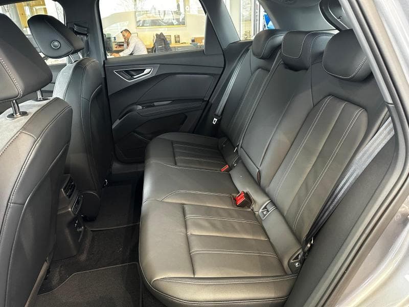 Audi Q4 e-tron 45 e-tron | Camera | GPS | Sieges av chauffants | Attache remorque | kms evolutifs - 34