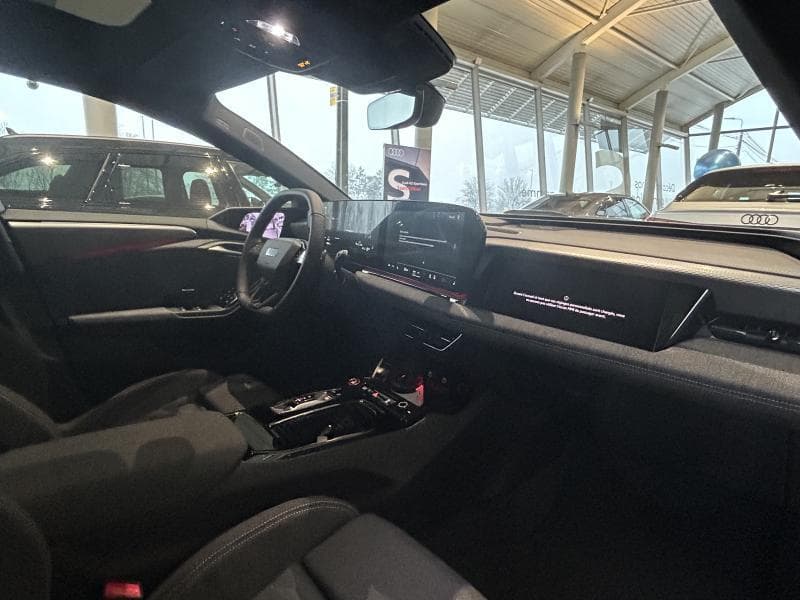 Audi A6 e-tron Edition one | 367 CV electrique | Camera | Toit pano | Attache remorque | Carplay | kms evolutifs - 12