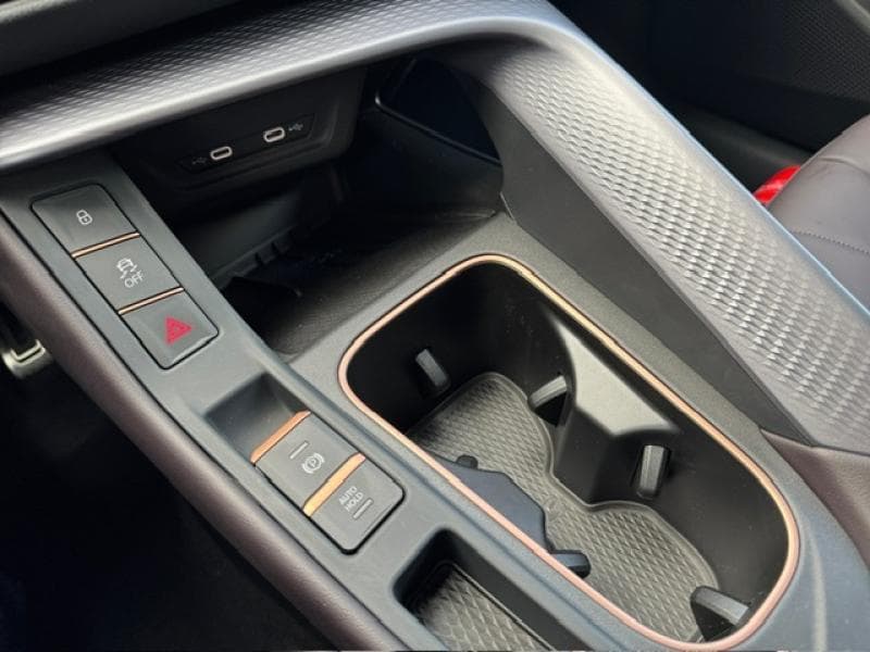 Cupra Terramar Plug-in hybride, 272CV, caméra 360, toit ouvrant - 27