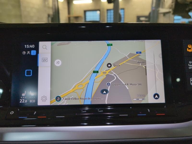 Volkswagen Multivan FAIBLE KMS * 7 PLACES * ATTELAGE * CARPLAY * TVA - 17