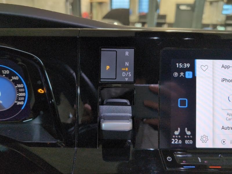 Volkswagen Multivan FAIBLE KMS * 7 PLACES * ATTELAGE * CARPLAY * TVA - 22