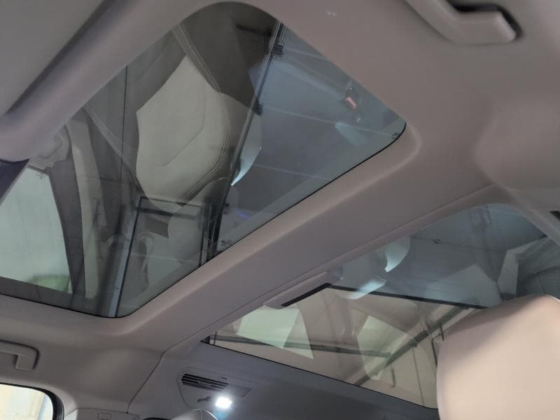 Volkswagen Multivan FAIBLE KMS * 7 PLACES * ATTELAGE * CARPLAY * TVA - 27