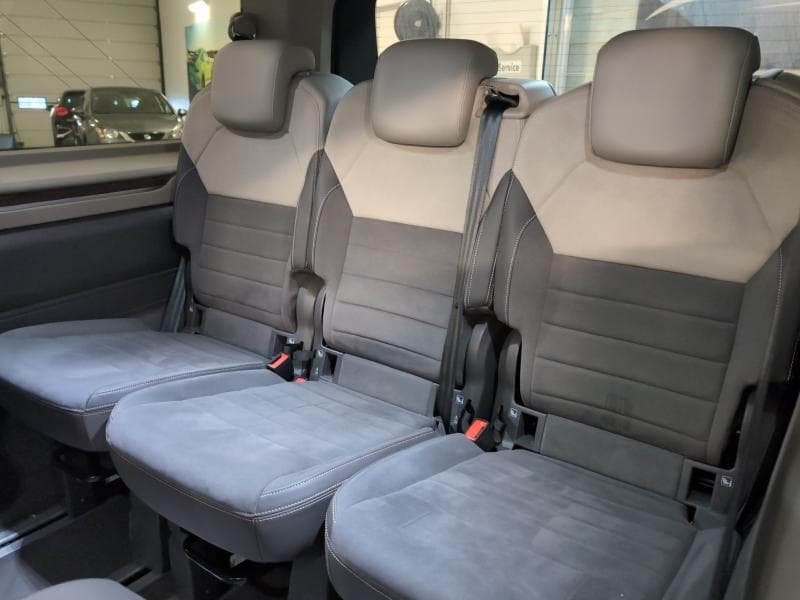 Volkswagen Multivan FAIBLE KMS * 7 PLACES * ATTELAGE * CARPLAY * TVA - 13