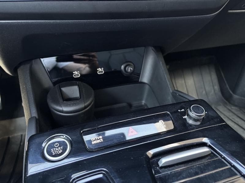 Audi Q6 e-tron S-line int et ext | 387 CV electrique | Camera 360 | GPS | Carplay | Attache remorque | kms evolutifs - 28