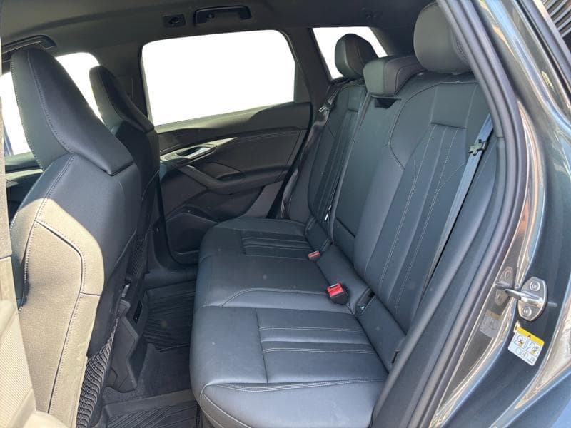 Audi Q6 e-tron S-line int et ext | 387 CV electrique | Camera 360 | GPS | Carplay | Attache remorque | kms evolutifs - 13