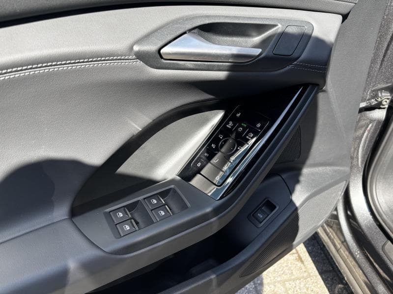 Audi Q6 e-tron S-line int et ext | 387 CV electrique | Camera 360 | GPS | Carplay | Attache remorque | kms evolutifs - 16