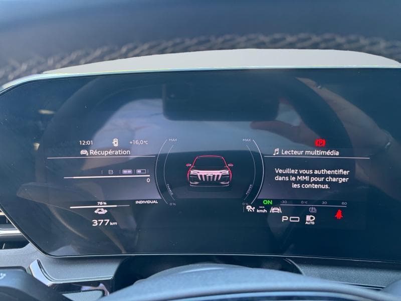 Audi Q6 e-tron S-line int et ext | 387 CV electrique | Camera 360 | GPS | Carplay | Attache remorque | kms evolutifs - 15