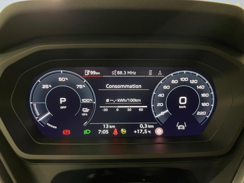 Audi Q4 e-tron 45 Attraction *Cuir, Carplay, Caméra - 14