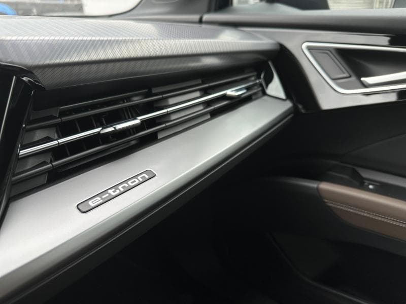 Audi Q4 e-tron Corporate | 45 e-tron | Camera | GPS | Carplay | Sieges av chauffants | kms evolutifs - 28
