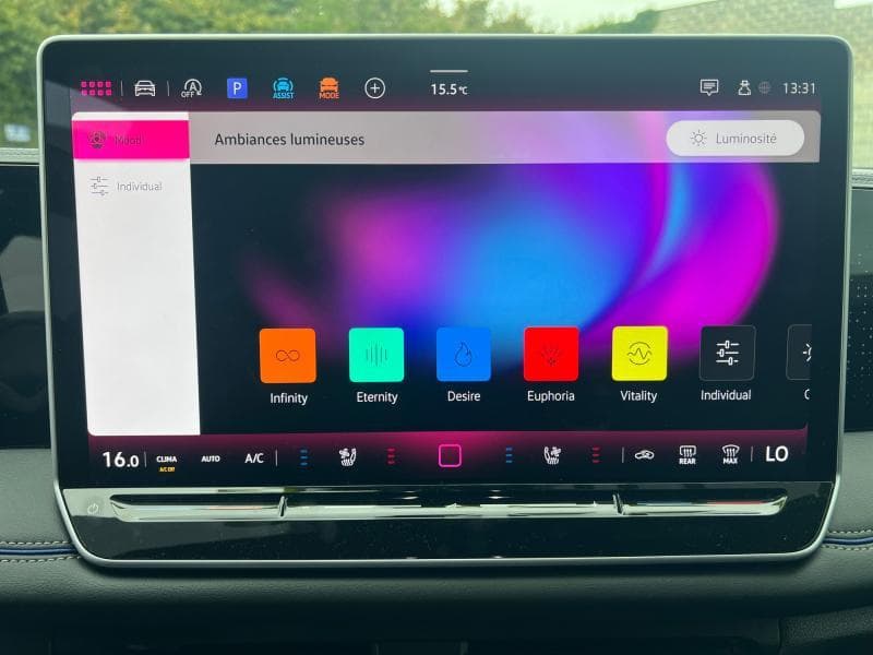 Volkswagen Tiguan R-Line | 1.5 ETSI 150CH | Gps | Caméra | Carplay | Attelage | - 22