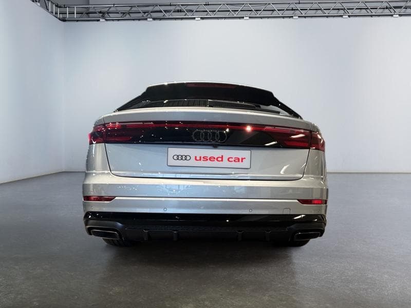 Audi Q8 TFSIe - 5