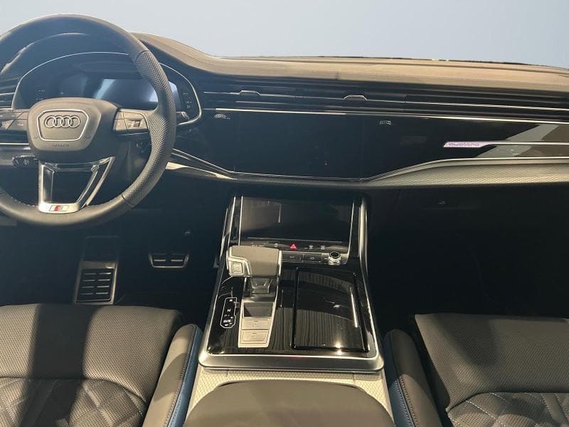 Audi Q8 TFSIe - 9