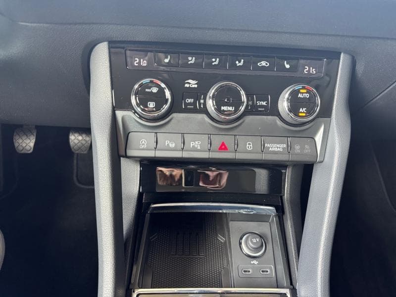Skoda Karoq Family | 1.0 TSI 115cv | Carplay | Camera | Attelage | Virtual Cockpit - 23