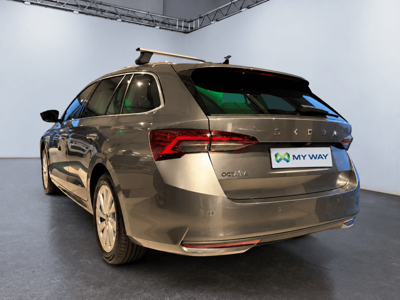 Skoda Octavia Combi Family 1.5 TSi 115cv DSG7 - 4