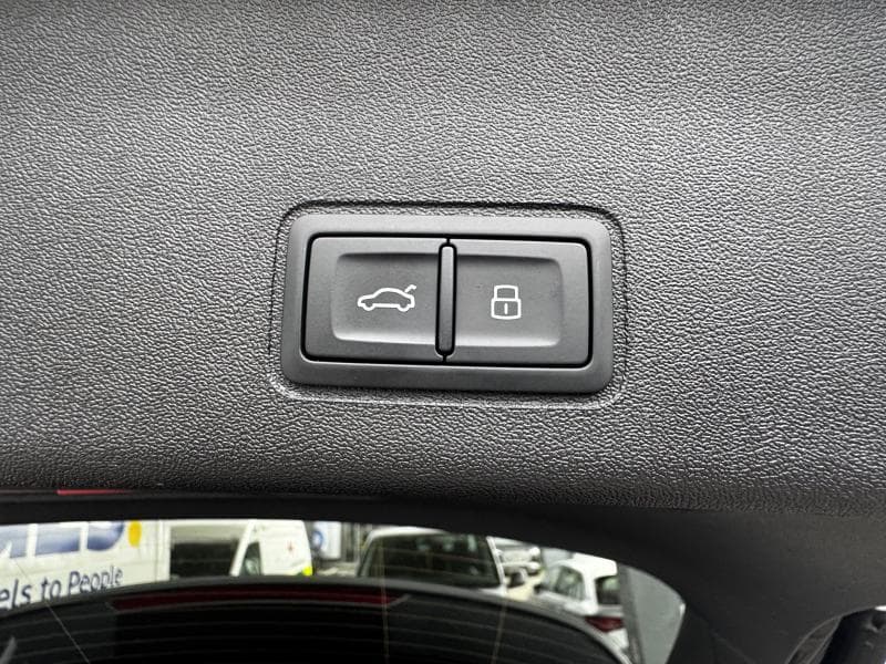 Audi Q3 S-Line int et ext | 1.5 TFSI 150 CV | Camera | GPS | LED | Toit ouvrant et pano | + kit hiver | kms evolutif - 9