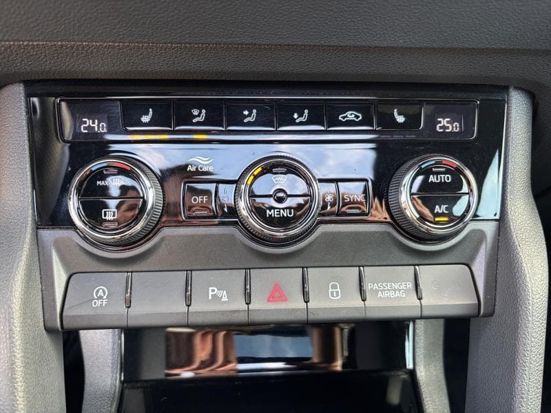 Skoda Karoq Sportline | 1.5 tsi 150cv | Boite auto | GPS| Caméra | Toit pano | volant chauffant - 17