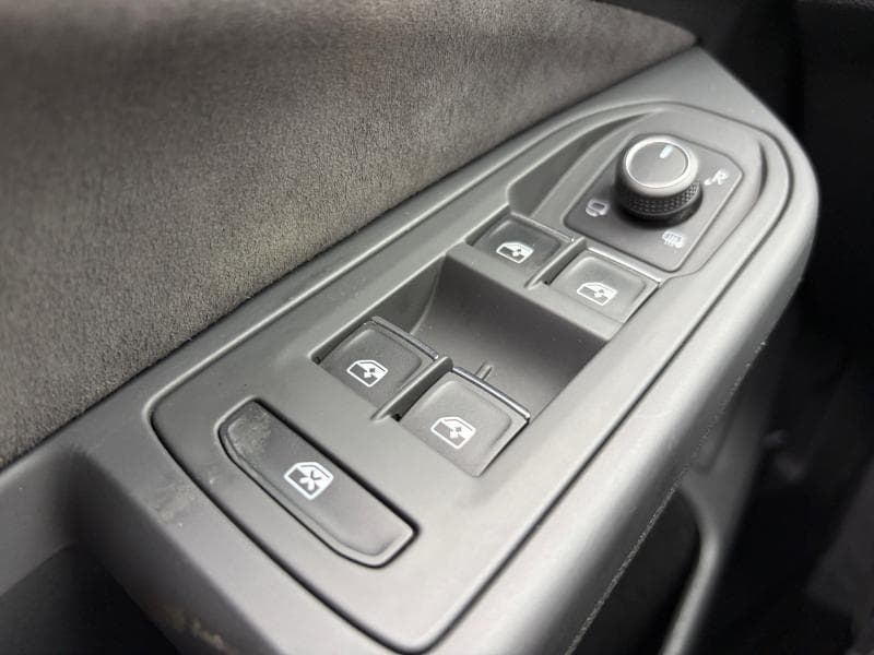 Volkswagen Golf Life | 2.0 TDi 116 CV | toit Pano | Jantes 17  | Caméra - 15