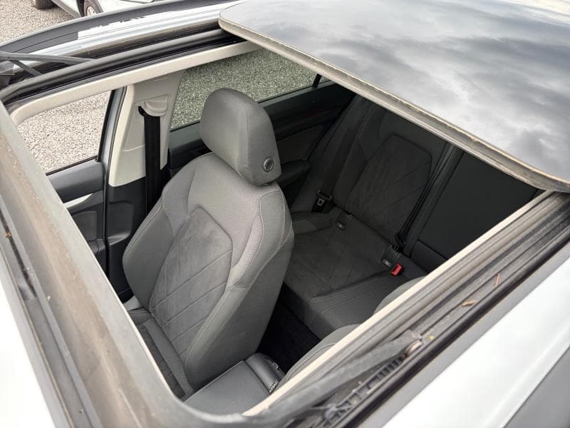 Volkswagen Golf Life | 2.0 TDi 116 CV | toit Pano | Jantes 17  | Caméra - 24