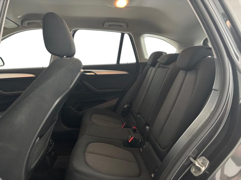 BMW Serie X X1 1.5 D 116cv | GPS | Capteurs Av+Ar | Hayon électrique | Clim auto - 12