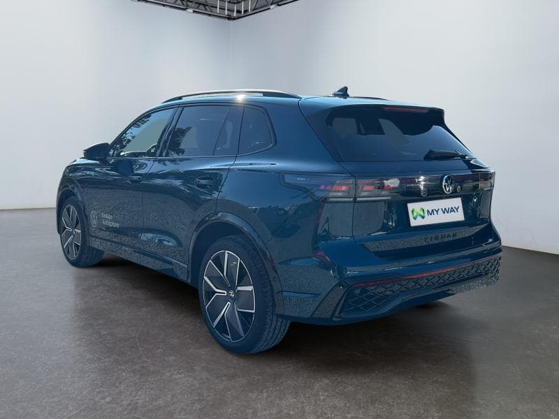 Volkswagen Tiguan R-Line Business Premium - 3