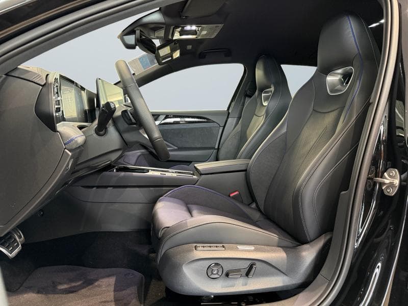 Volkswagen Passat Variant R-Line Business Premium - 12