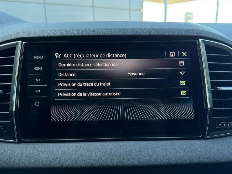 Skoda Karoq Style | 2.0 TDI 115cv | Caméra360 | Carplay | GPS | Attelage - 22