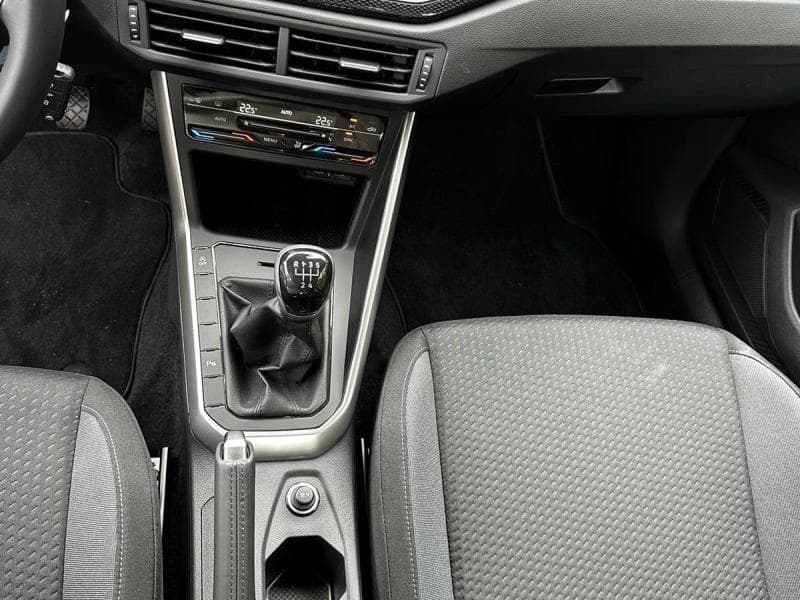 Volkswagen Polo VI Life Business | 1.0 TSI 95 CV | GPS | Carplay | Clim auto | JA 15 pouces | kms evolutifs - 27