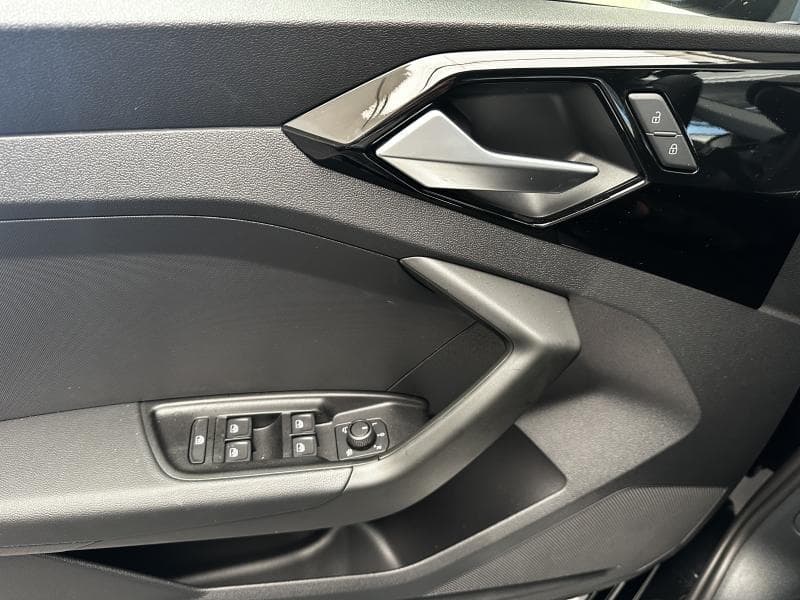 Audi A1 S Line ext | 1.0 TFSI 95 CV | Boite auto | GPS | Capteurs av et arr | Carplay | kms evolutifs - 24
