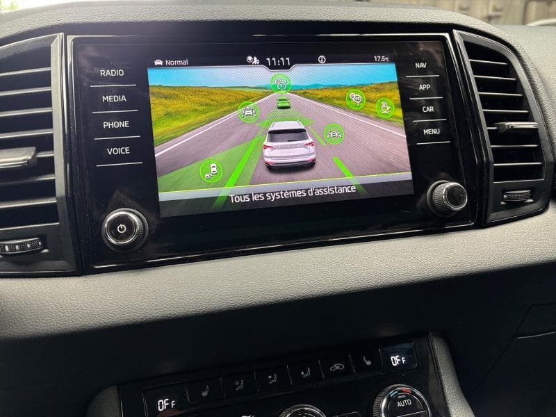 Skoda Karoq Sport-line | 1.5 TSI DSG 150 cv | Carplay | Clim auto | Capteurs av arr | Alu | Cruise - 22