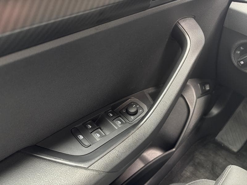 Skoda Karoq Sport-line | 1.5 TSI DSG 150 cv | Carplay | Clim auto | Capteurs av arr | Alu | Cruise - 29
