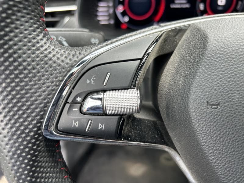 Skoda Kamiq Monte Carlo | 1.0 TSI 95cv | Carplay | Toit pano | Attelage | Sièges Av chauffants - 29