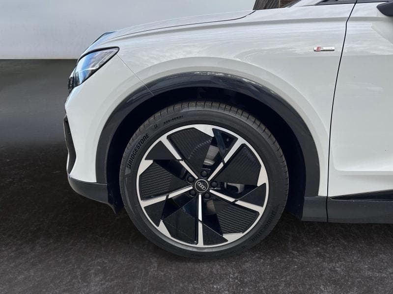 Audi Q4 e-tron e-tron S-LINE - 5