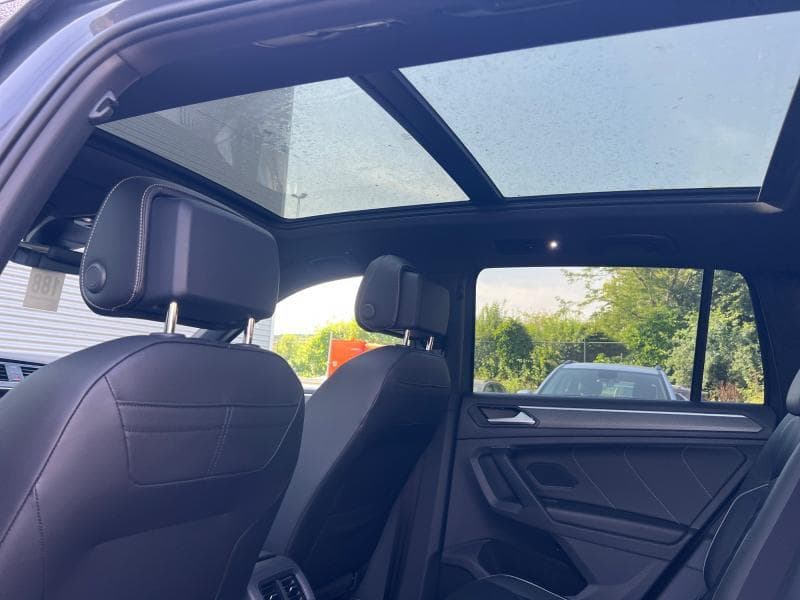 Volkswagen Tiguan R-line | 1.5 TSI 150cv | Carplay | Caméra360 | Toit ouvrant | Virtual Cockpit - 23