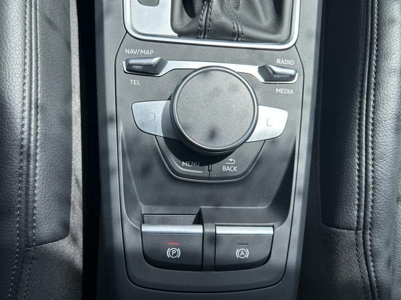 Audi Q2 S-line | 2.0 TDI 116cv | Carplay | Caméra | GPS | Sièges Av chauffants - 24