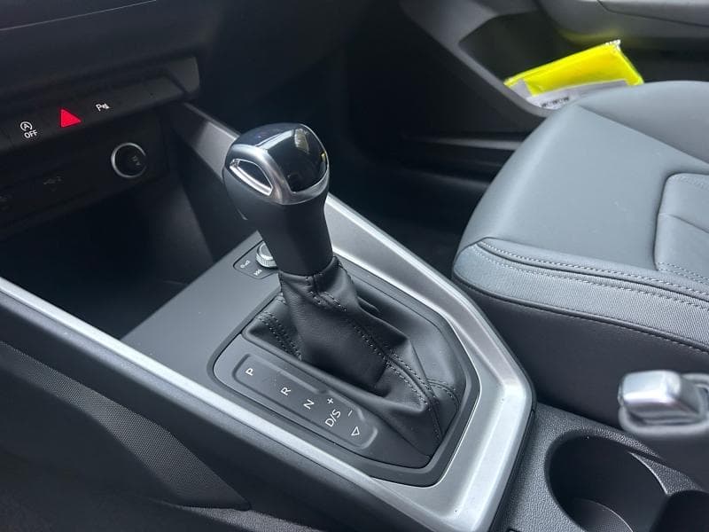 Audi A1 S Line ext | 1.0 TFSI 95 CV | Boite auto | Capteurs av et arr | Sieges en cuir | GPS | kms evolutifs - 22