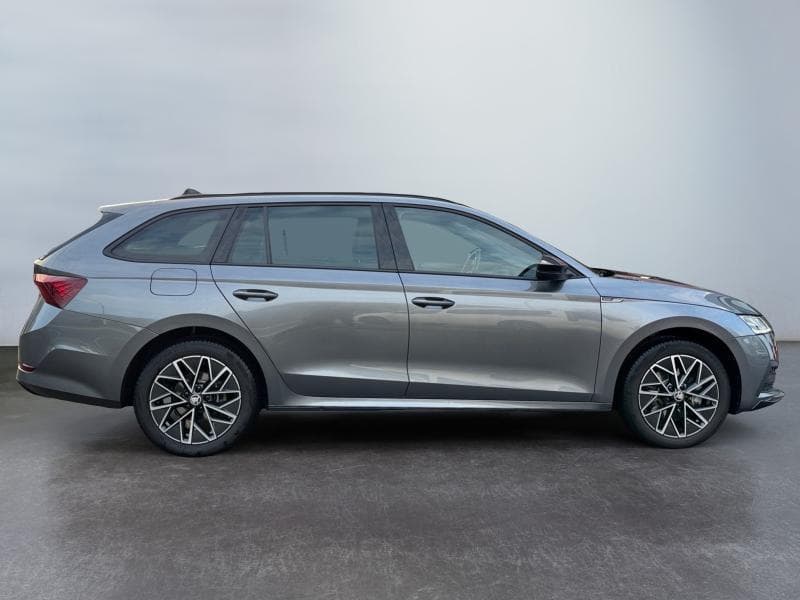 Skoda Octavia Sportline | 1.4 TSI Plug-In 204cv | Carplay | Caméra | Toit pano | GPS - 4